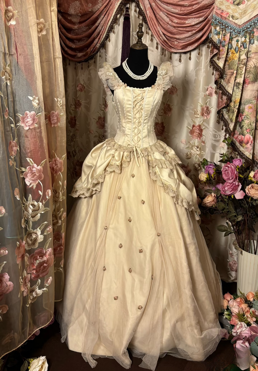 Vintage Ball Gown Square Neck With Appliques Ruffle Layers Long Quinceanera Dresses Sweet 15 16 Birthday Gown AU294
