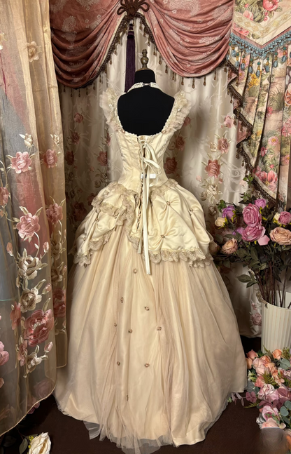 Robe de bal vintage à col carré ornée d'appliqués et de volants, longue, idéale pour une quinceañera, un anniversaire de 15 ou 16 ans (AU294).