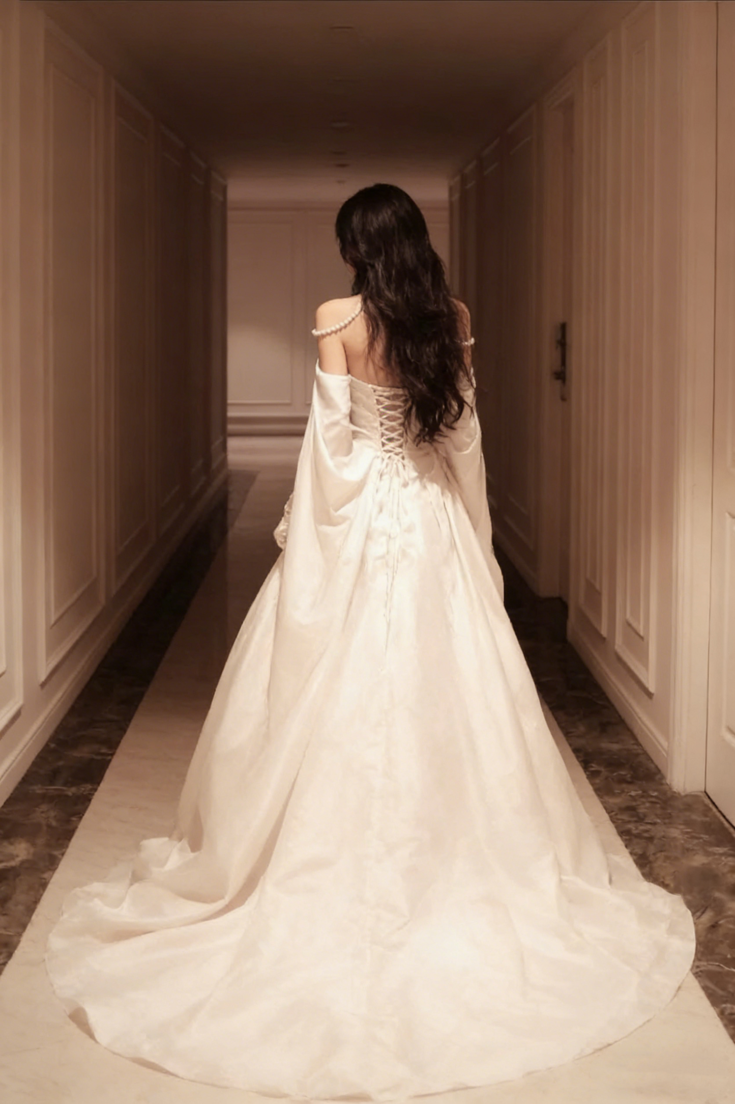 Retro Ball Gown Sweetheart Organza 70s White Fitted Long Wedding Dress Bride Gown Brides Dresses AU311