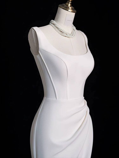 Robe de mariée princesse sirène en satin blanc à col carré et fente latérale AU322