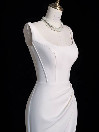 Robe de mariée princesse sirène en satin blanc à col carré et fente latérale AU322