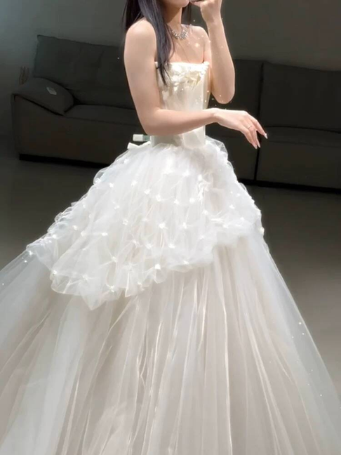 Princess Ball Gown Strapless Sleeveless Tulle White Satin Wedding Dress Fairytale Wedding Gown AU323
