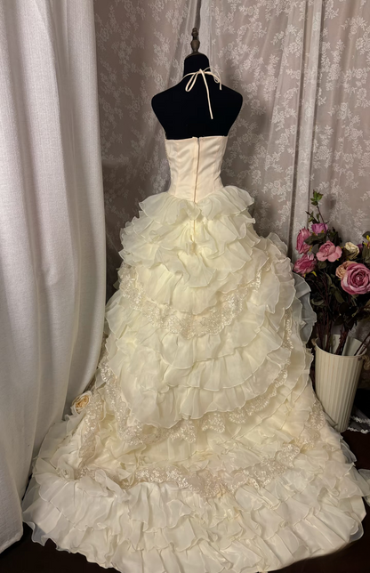 Retro Ball Gown Halter Sleeveless Appliqued Ruffles 80s Fitted Corset Bride Gown Long Wedding Dresses Brides Dress AU328