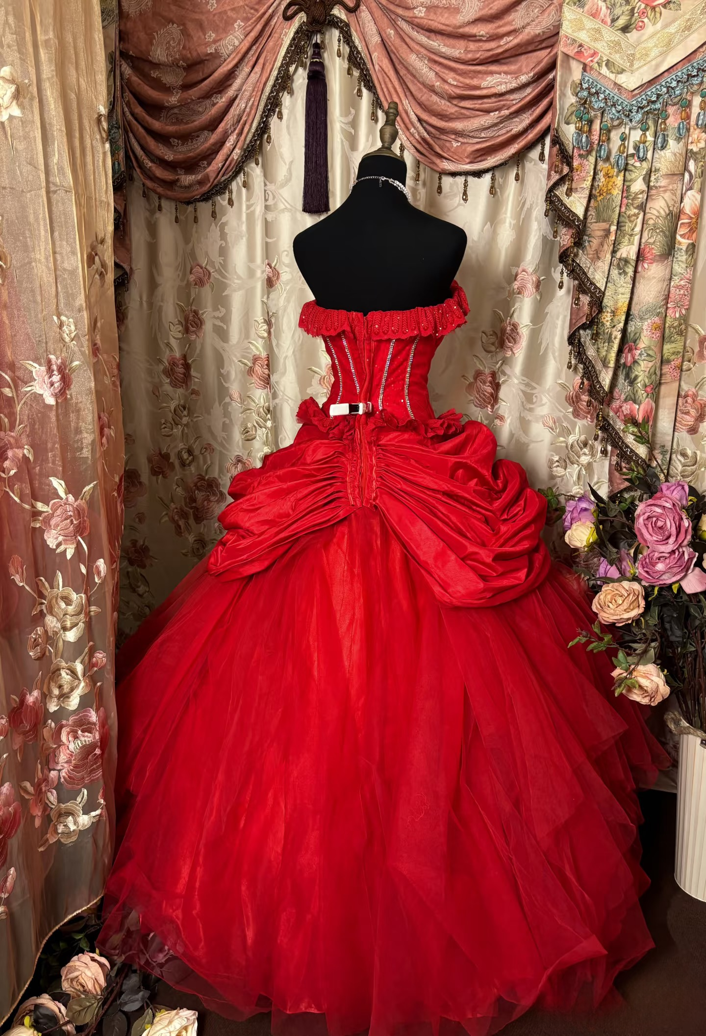 Princess Ball Gown Strapless Red Tulle With Ruffles Ruched Long Aesthetic Quinceanera Dresses Sweet 15 16 Birthday Gown AU335