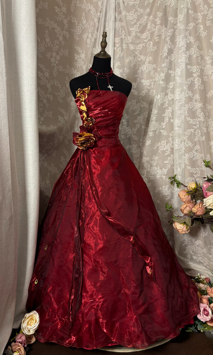 Robe de bal de princesse bustier bordeaux foncé à volants, longue et froncée, idéale pour une quinceañera, un anniversaire de 15 ou 16 ans (AU339)