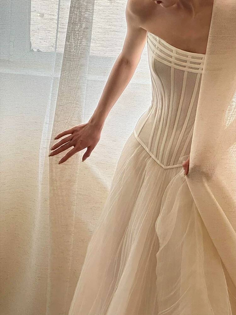Modest Ball Gown Strapless Sleeveless White Tulle Wedding Dress Brides Dresses Fairytale Wedding Gown AU348