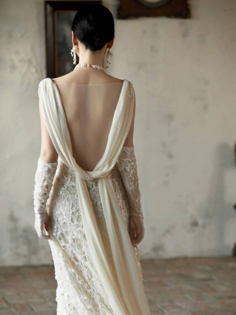 Robe de mariée fourreau modeste en dentelle blanche, col en V, sans manches, style conte de fées, AU349