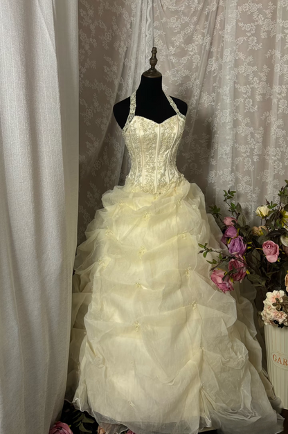 Vintage Elegant Ball Gown Halter Lace Appliqued 60s Ivory Multi Layers Long Bride Dress Long Bride Dress Classy Wedding Dresses AU351