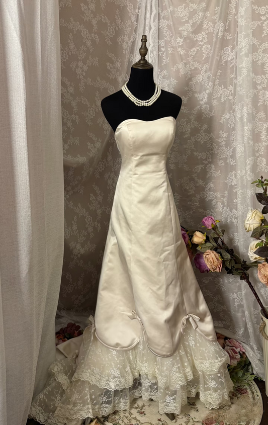 Vintage Elegant A line Sweetheart Sleeveless Lace 60s Ivory Multi Layers Long Bride Dress Long Bride Dress Classy Wedding Dresses AU352