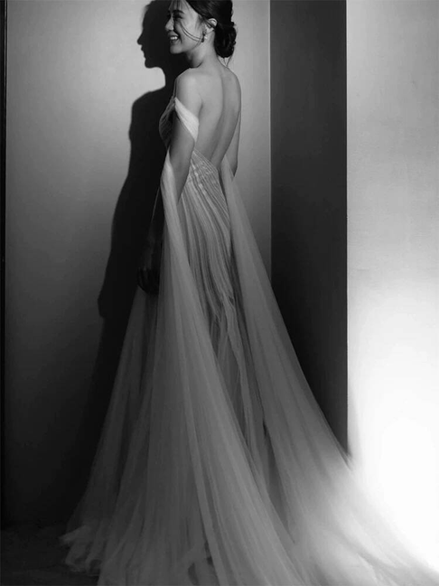 Sexy Mermaid Scoop Neck Backless Tulle Sleeveless White Wedding Dress French Brides Dresses Fairytale Wedding Gown AU354