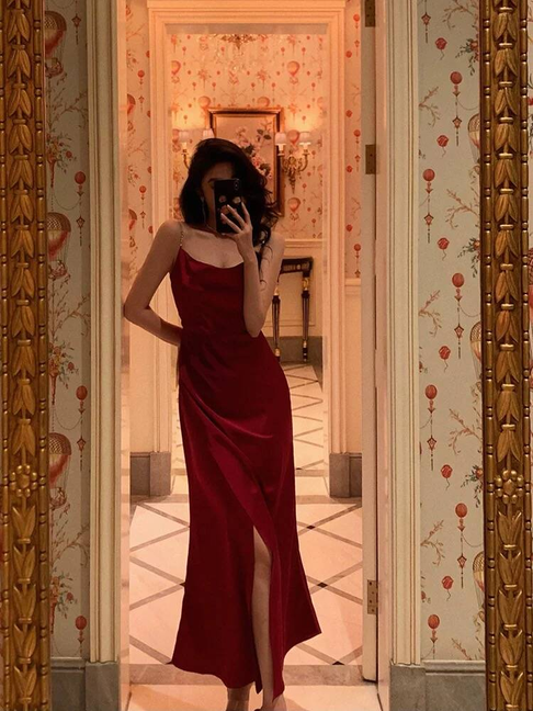 Sexy A Line Spaghetti Straps Red Sleeveless Satin Slit Prom Dresses Party Dress 21st Birthday Outfits Graduation Dress AU370