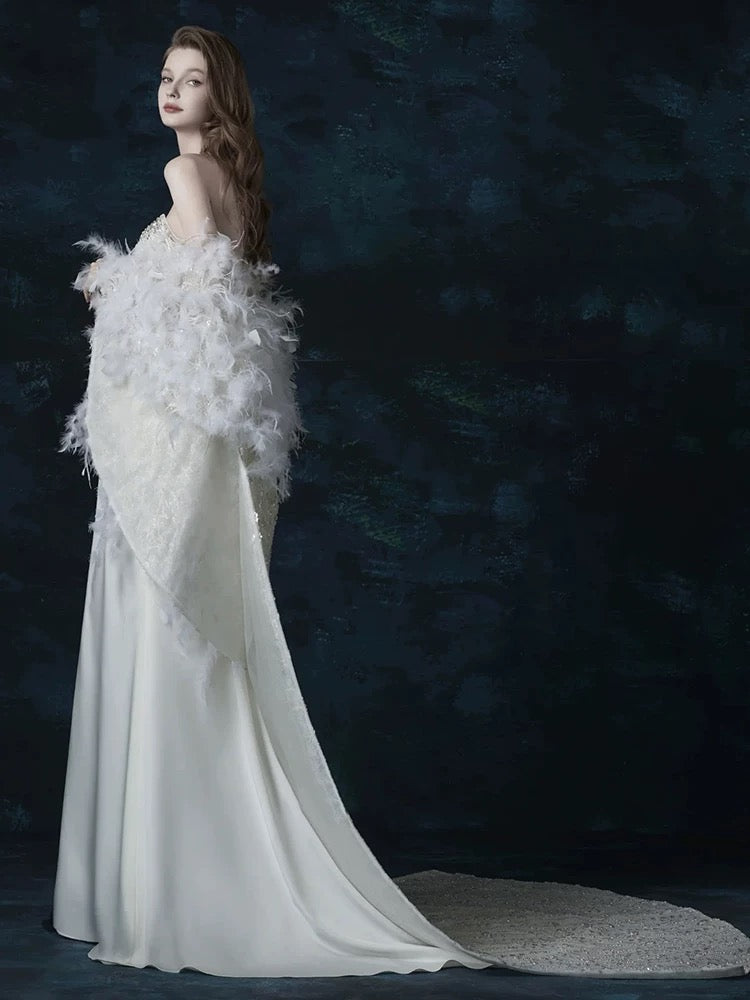 Robe de mariée longue d'été, style sirène sexy, ornée de perles argentées et de pierres précieuses. Robe de mariée élégante AU383