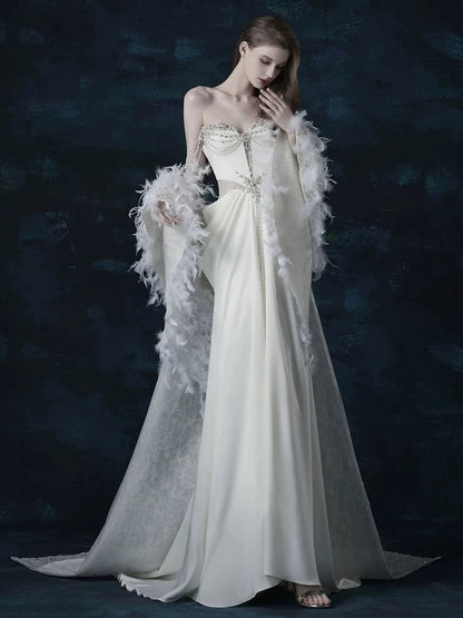 Robe de mariée longue d'été, style sirène sexy, ornée de perles argentées et de pierres précieuses. Robe de mariée élégante AU383