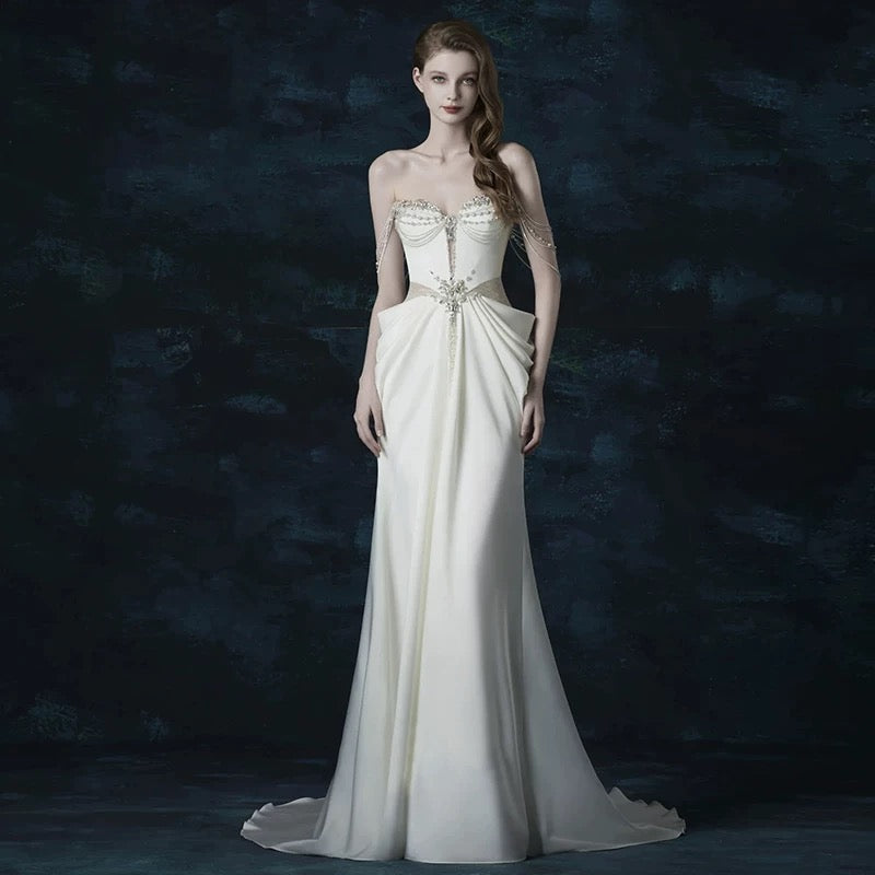 Robe de mariée longue d'été, style sirène sexy, ornée de perles argentées et de pierres précieuses. Robe de mariée élégante AU383
