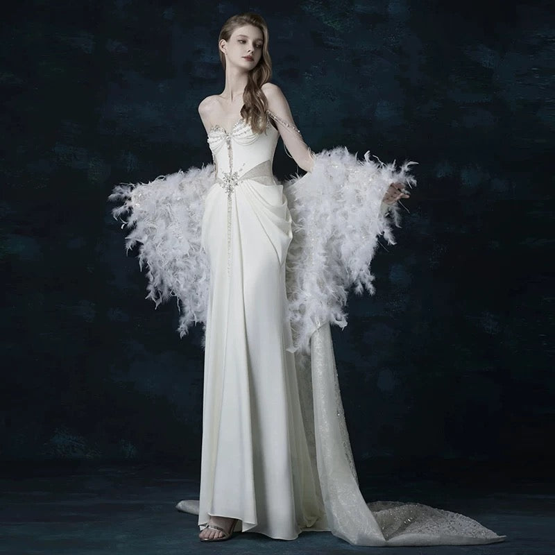 Robe de mariée longue d'été, style sirène sexy, ornée de perles argentées et de pierres précieuses. Robe de mariée élégante AU383