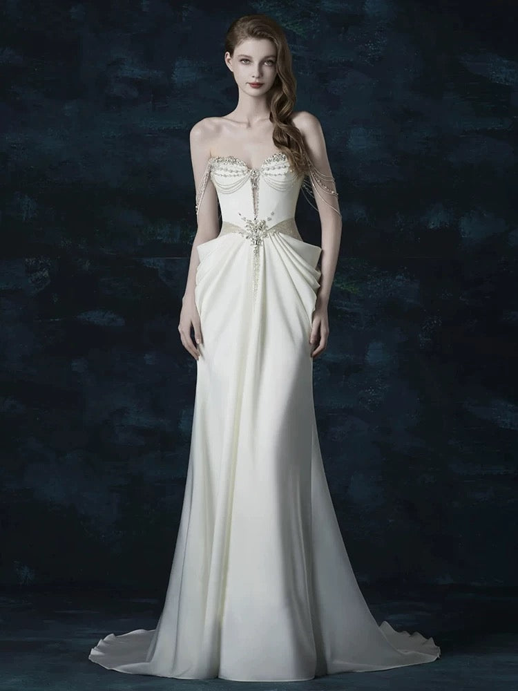 Robe de mariée longue d'été, style sirène sexy, ornée de perles argentées et de pierres précieuses. Robe de mariée élégante AU383