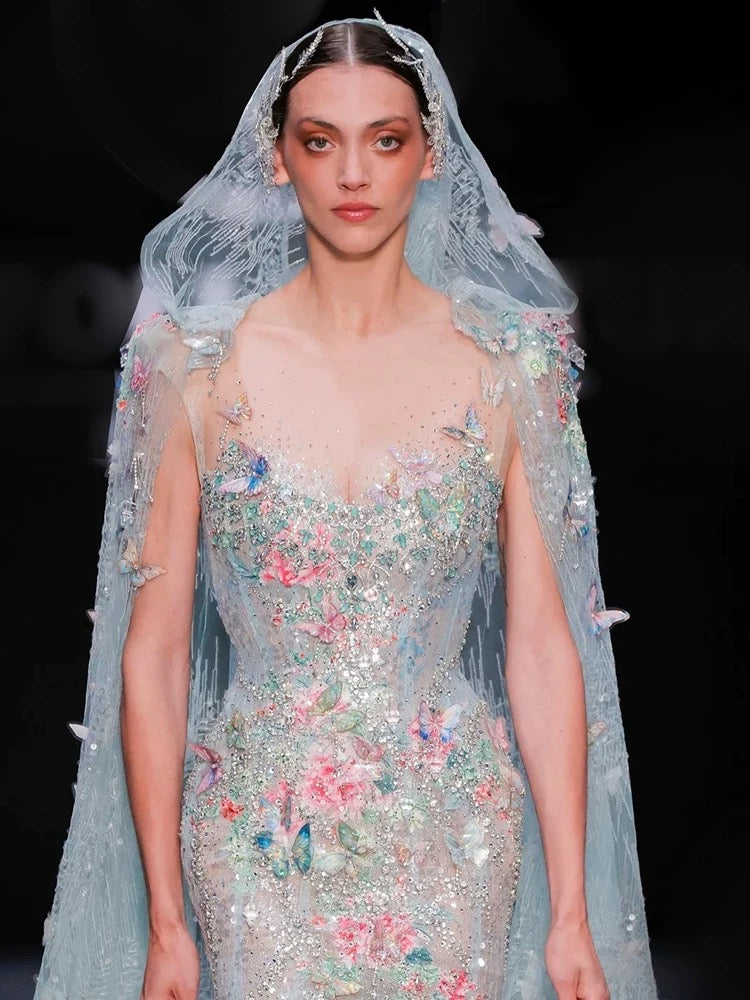 Magnifique robe de bal sirène en tulle bleu ciel clair ornée de dentelle, de perles florales et de perles, idéale pour les soirées formelles et les jeunes filles (AU384).