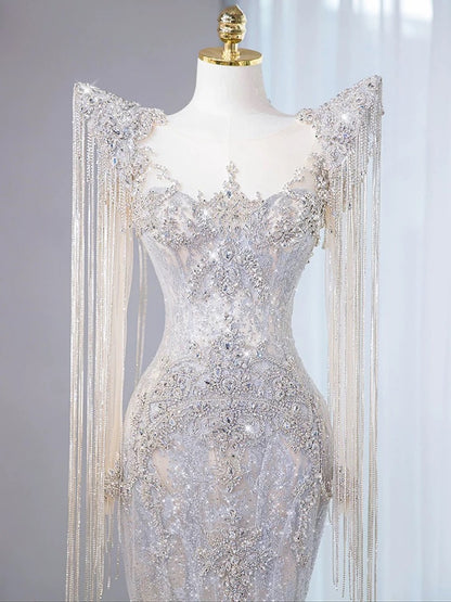 Robe de mariée longue d'été, sirène sexy, col rond, en tulle ornée de perles argentées et de pierres précieuses. Robe de mariée élégante AU387