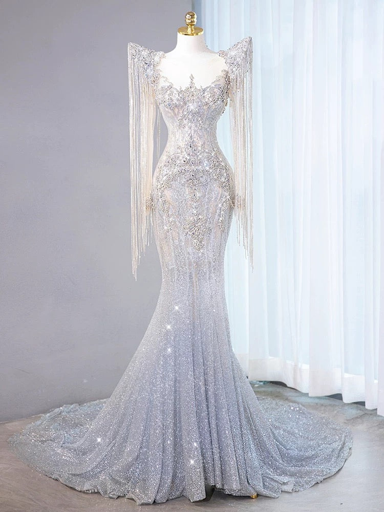 Robe de mariée longue d'été, sirène sexy, col rond, en tulle ornée de perles argentées et de pierres précieuses. Robe de mariée élégante AU387