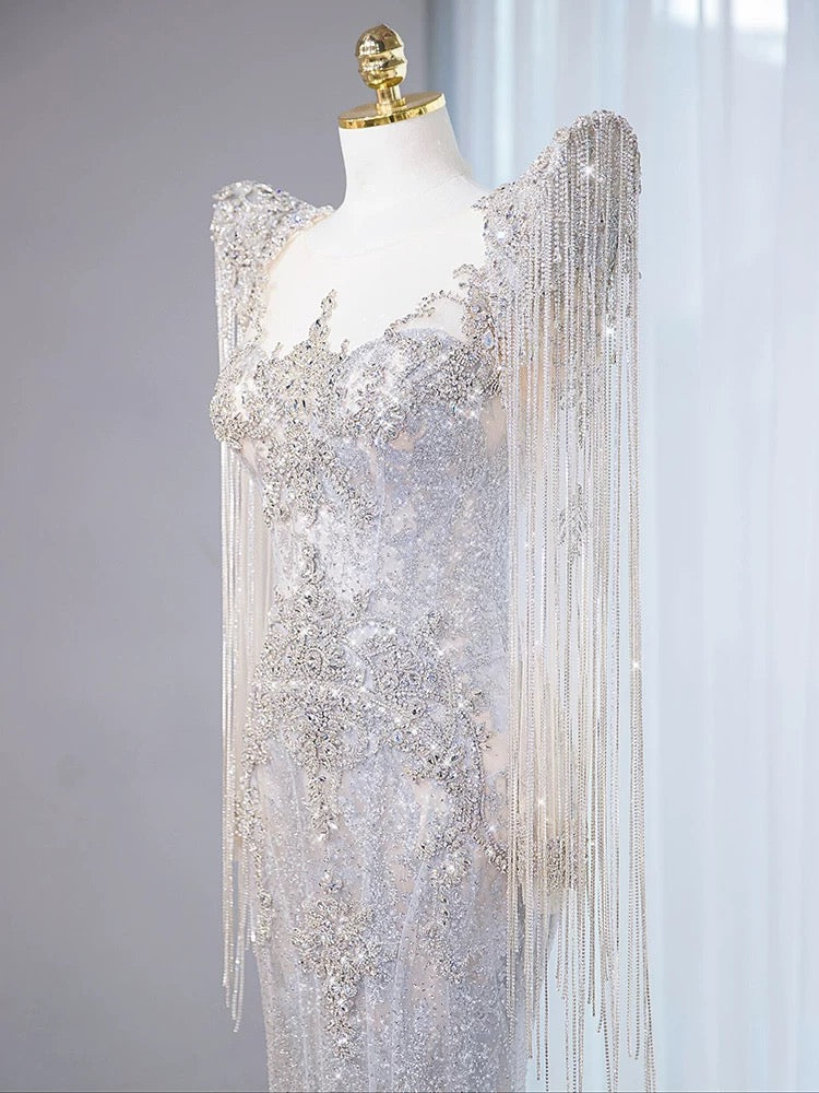 Robe de mariée longue d'été, sirène sexy, col rond, en tulle ornée de perles argentées et de pierres précieuses. Robe de mariée élégante AU387
