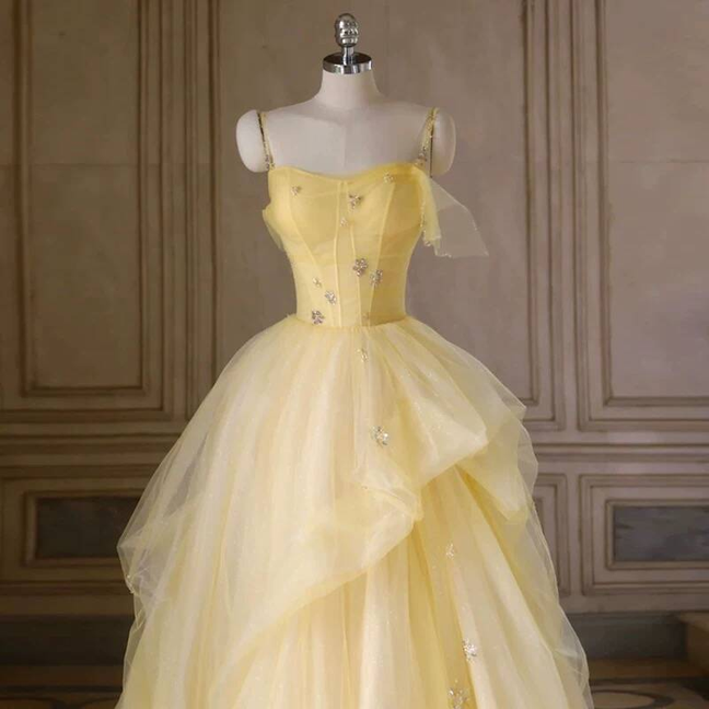 Zeitloses Ballkleid mit Spaghettiträgern, gelbem Tüll, langes Party-Abschlussballkleid, formelles Abschlussballkleid, AU414