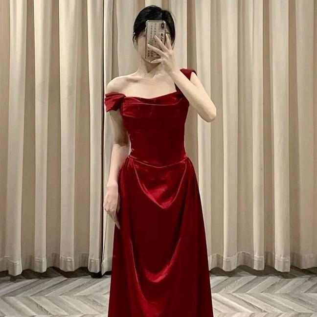 Timeless Sheath Square Neck Burgundy Satin Prom Dress Inspiration Long Party Formal Prom Dresses AU428