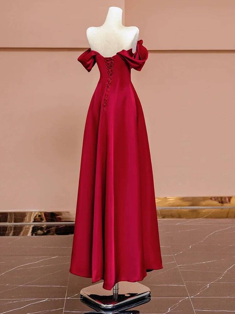 Robe de bal simple en satin rouge à épaules dénudées, coupe trapèze, tenue de soirée pour 18e anniversaire, robe de remise de diplôme, AU436