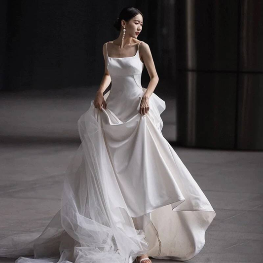 Princess Ball Gown Spaghetti Straps White Satin Wedding Dress Fairytale Autumn Wedding Gown AU455