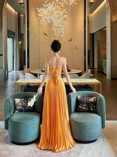 Elegant A Line Spaghetti Straps Orange Backless Satin Prom Dresses Party Dress 16th Birthday Outfits Senior Graduation Dress AU514