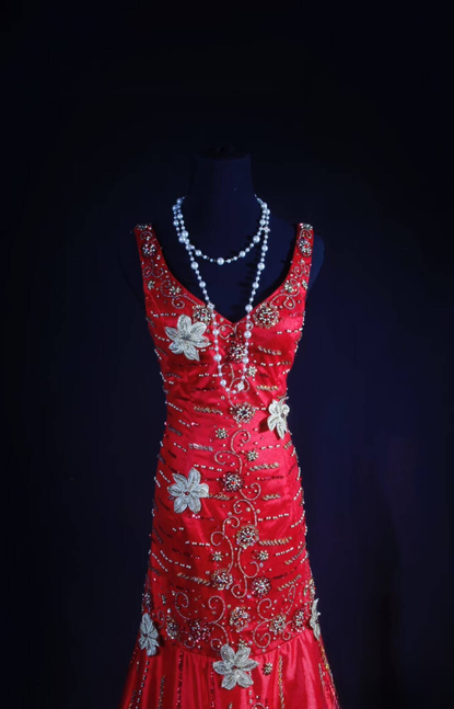 Robe de bal longue style sirène rétro, col en V, perles argentées, en satin rouge, tenue de soirée princesse, tenue de remise de diplôme pour femmes, AU571