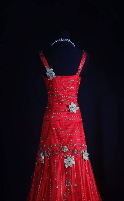Robe de bal longue style sirène rétro, col en V, perles argentées, en satin rouge, tenue de soirée princesse, tenue de remise de diplôme pour femmes, AU571