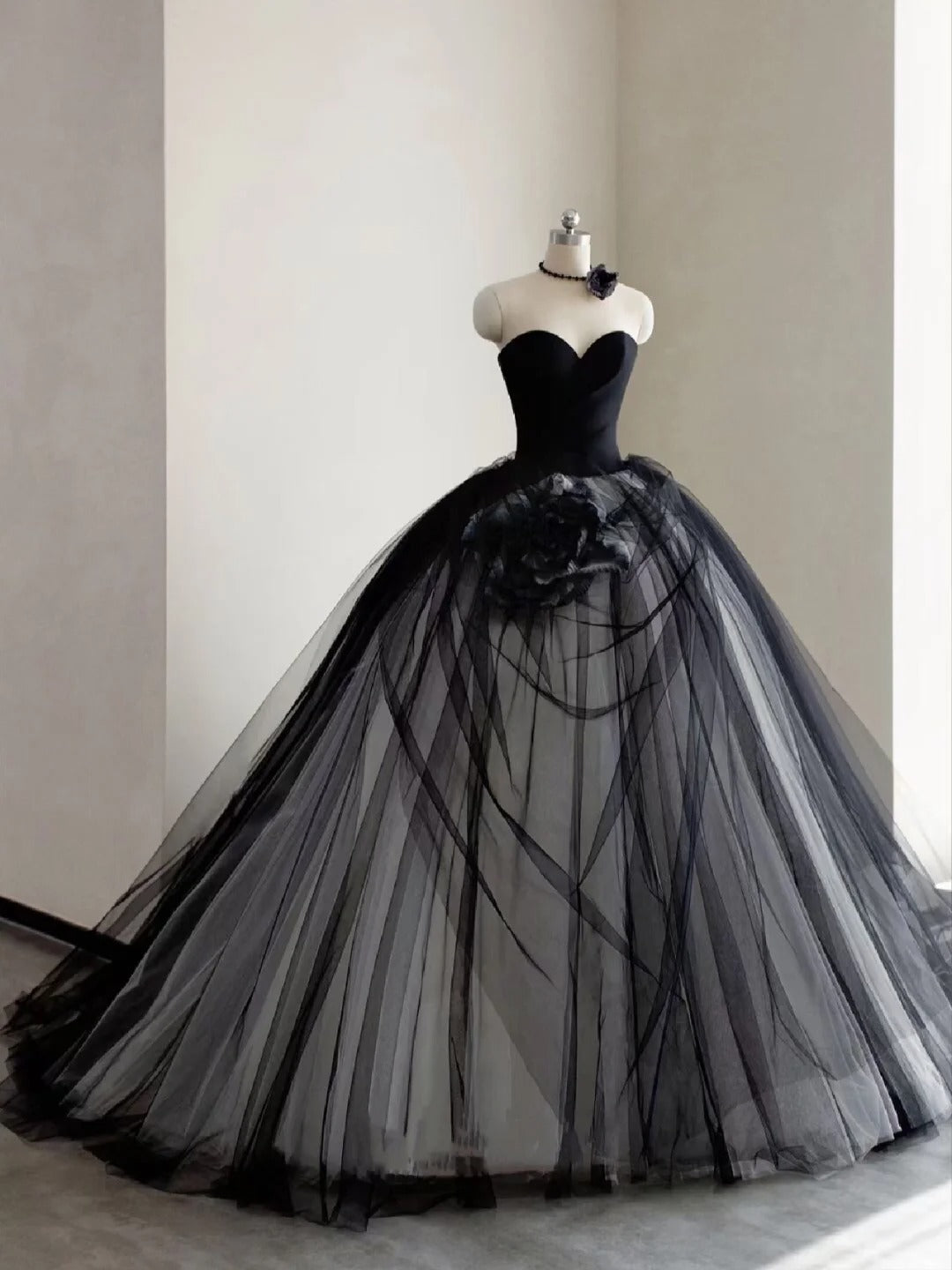Robe de Quinceanera mignonne, robe de bal, décolleté en cœur, noire, pour anniversaire, robe de soirée formelle, longue, pour 16 ans, AU776