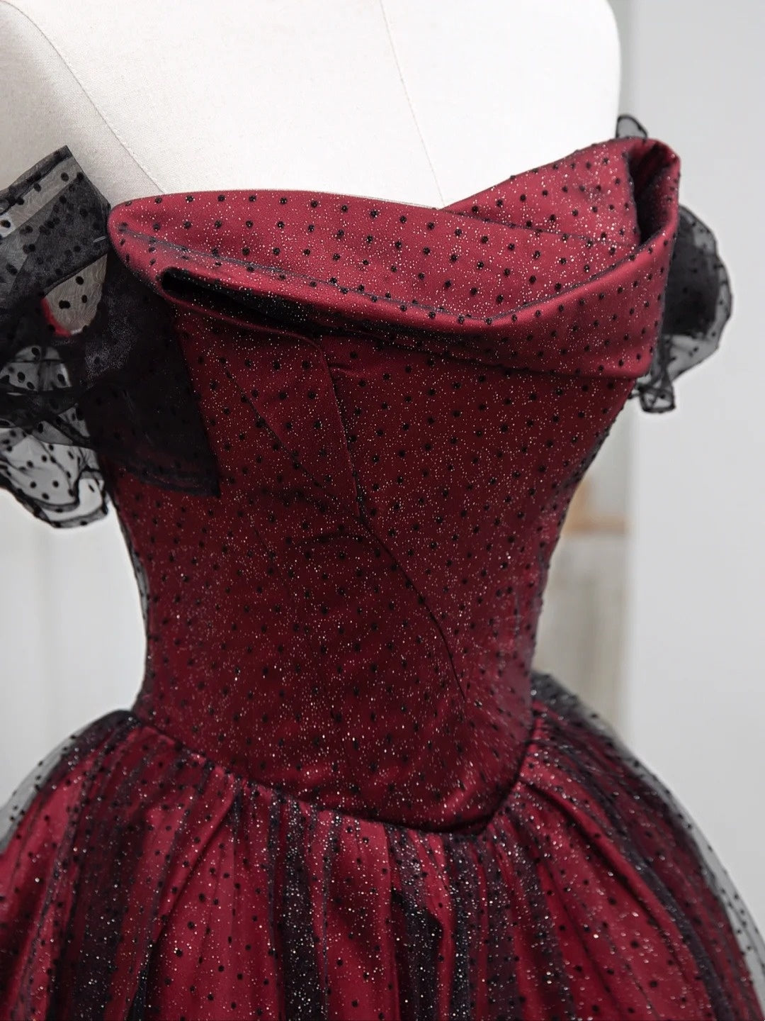 Robe de bal élégante à épaules dénudées, en tulle noir bordeaux, robe de soirée longue, tenue de 18e anniversaire, robe de danse pour lycée AU827