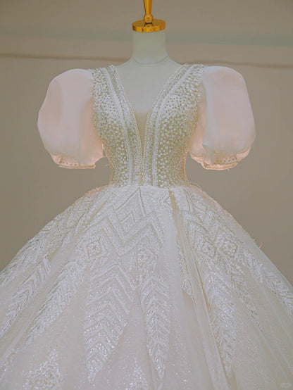 Robe de mariée blanche longue et féerique à paillettes, col en V, manches courtes, style conte de fées, AU879