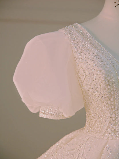 Robe de mariée blanche longue et féerique à paillettes, col en V, manches courtes, style conte de fées, AU879