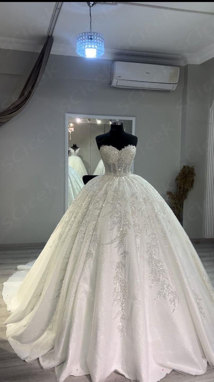 Dreamy Ball Gown Sweetheart Long Sequin White Silver Appliques Wedding Dress Fairy Formal Wedding Dresses B108
