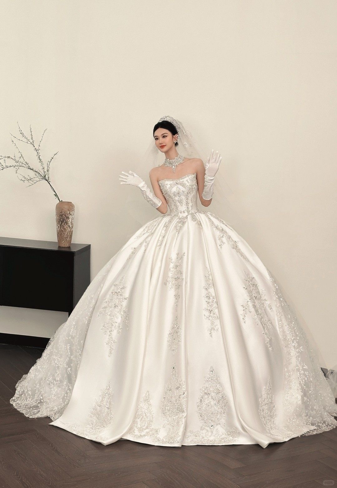Robe de bal éthérée, sans bretelles, avec appliques argentées, longue robe de mariée, robe de mariée de style féerique, robes de mariée formelles B13