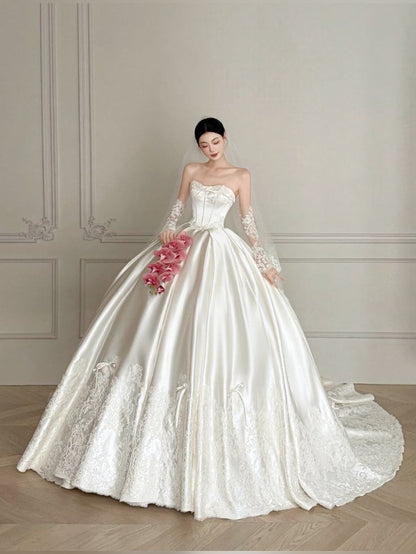 Ethereal Ball Gown Sweetheart Neck White Satin Lace Long Wedding Dress Fairy Formal Brides Gown Wedding Dresses B16