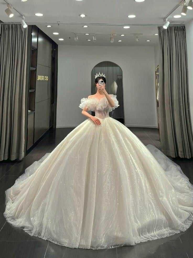 Elegant Ball Gown Off The Shoulder Short Sleeves Long Sequin White Tulle Wedding Dress Fairy Formal Wedding Dresses B162