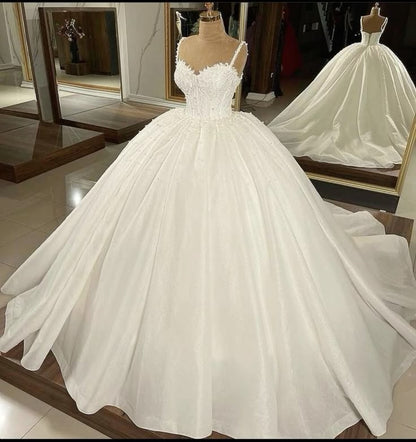 Elegant Ball Gown Spaghetti Straps Long Sequin White Silver Beads Wedding Dress Fairytale Formal Wedding Dresses B167
