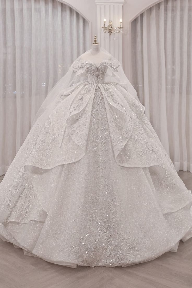 Princess Ball Gown Off The Shoulder Short Sleeves Long Crystal White Wedding Dress Dream Wedding Dresses B168