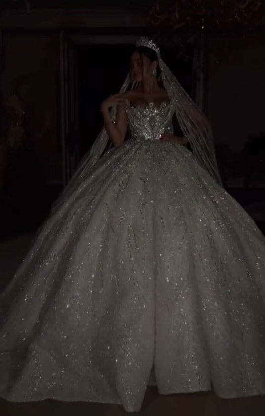 Modest Ball Gown Strapless Neck White Tulle Sequins Long Wedding Dress Fairy Formal Brides Gown Wedding Dresses B37