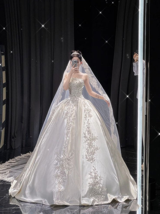 Romantic Ball Gown Strapless Appliques Lace Long Wedding Dress Goddesses Gowns Formal Wedding Dresses B17
