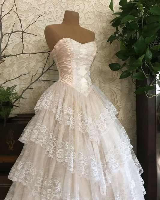 Elegant Ball Gown Sweetheart Long Lace Layers Ruffles Wedding Dress Fairytale Wedding Dresses B182