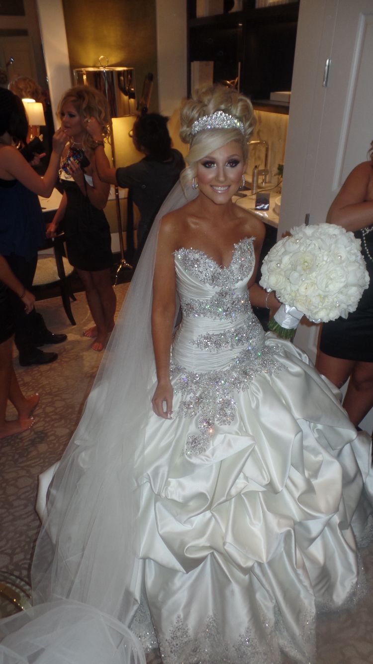 Vintage Ball Gown Sweetheart Long Silver Beads Crystal Satin Wedding Dress Fairytale Wedding Dresses B188