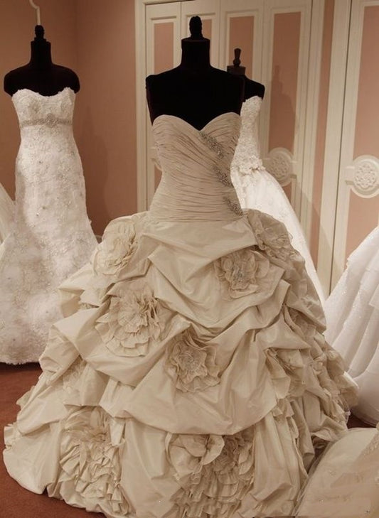 Vintage Ball Gown Sweetheart Long Silver Beads Flowers Satin Wedding Dress Fairytale Wedding Dresses B199