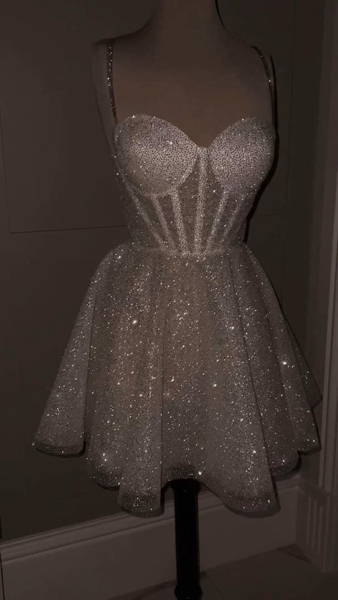 Robe de bal courte blanche élégante à bretelles spaghetti et paillettes, coupe trapèze, tenue de soirée pour 16e anniversaire, B283