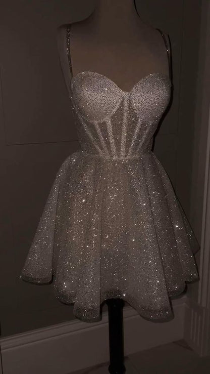 Robe de bal courte blanche élégante à bretelles spaghetti et paillettes, coupe trapèze, tenue de soirée pour 16e anniversaire, B283