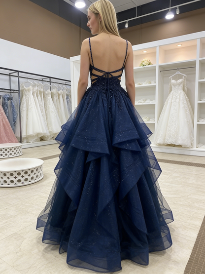 Elegantes Ballkleid mit Spaghettiträgern in Burgunderrot, mehrere Lagen, lange Ballkleider, Inspiration, trendige Abendkleider, formelles Ballkleid B312