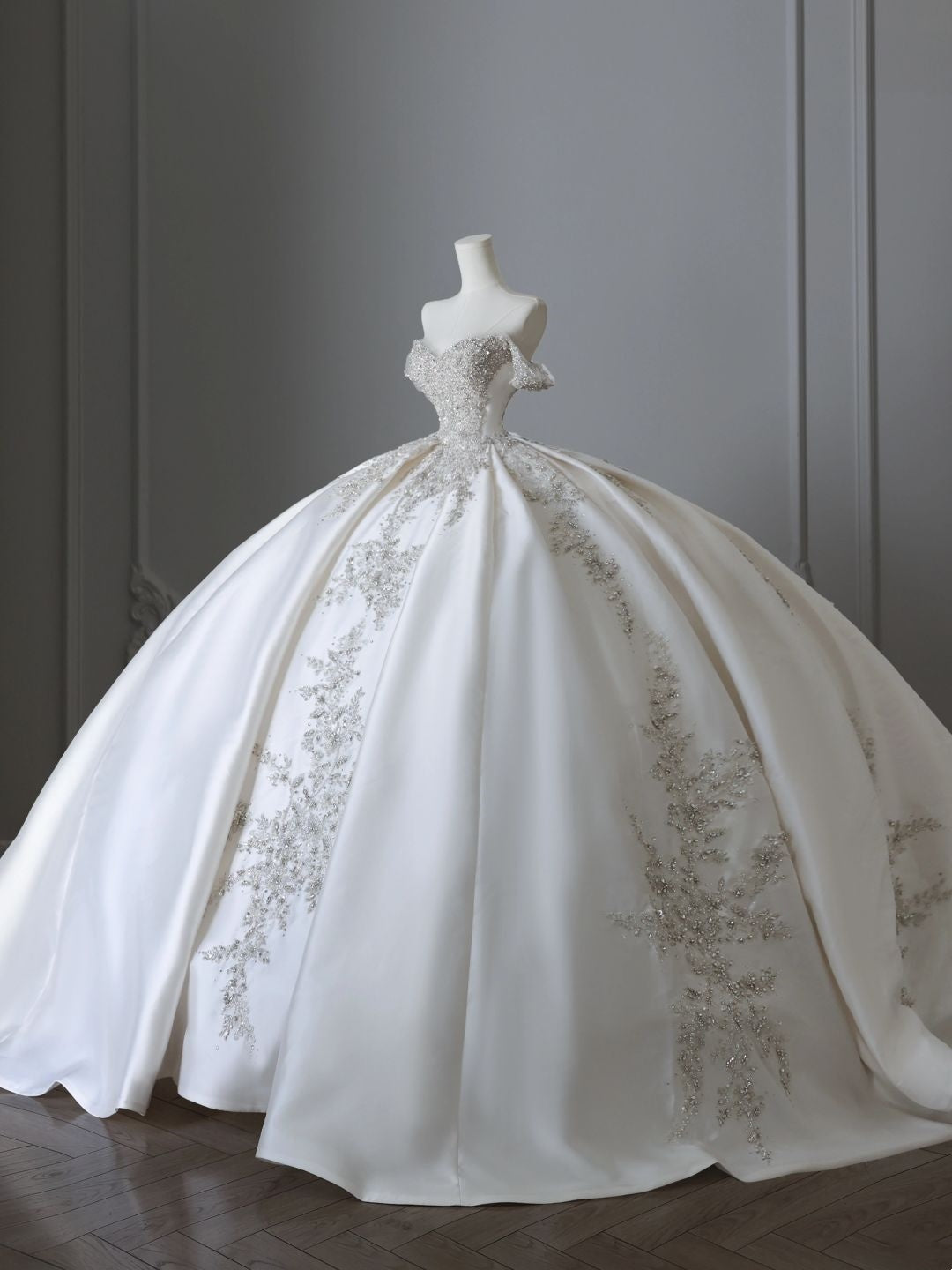 Dreamy Ball Gown Off The Shoulder White Satin Lace Long Wedding Dress Fairy Formal Short Sleeves Wedding Dresses B32